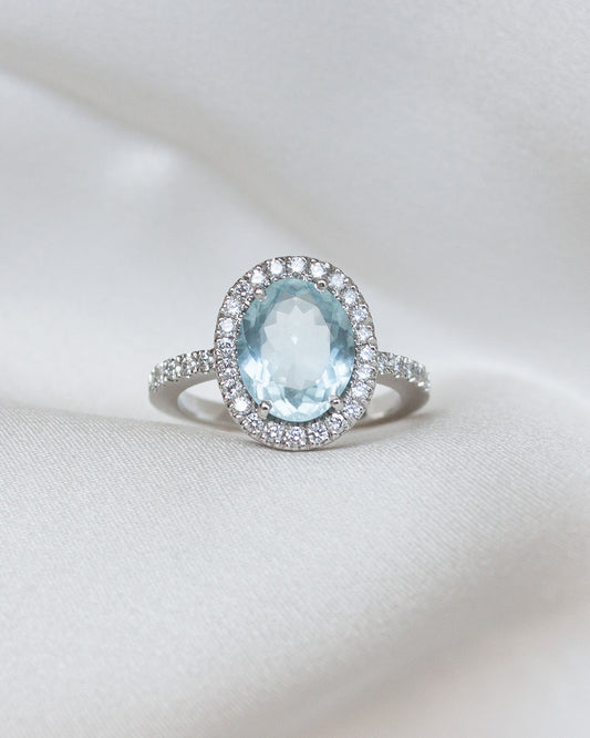 Anillo Aguamarina oval Pavé