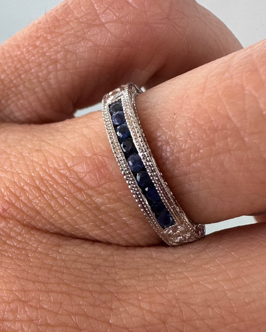 Anillo Cintillo tallado Zafiro