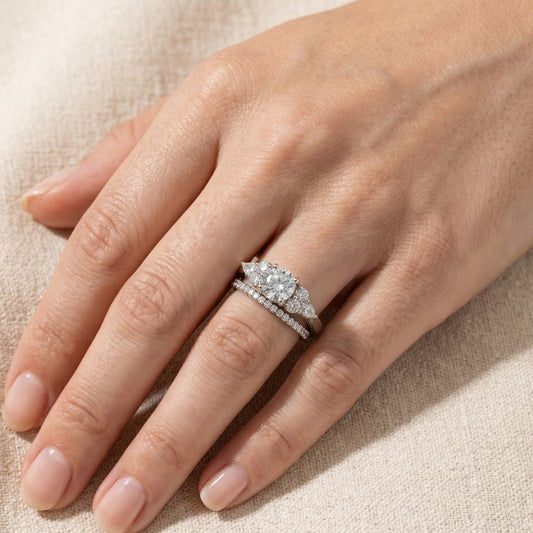 Anillo Solitario Pear