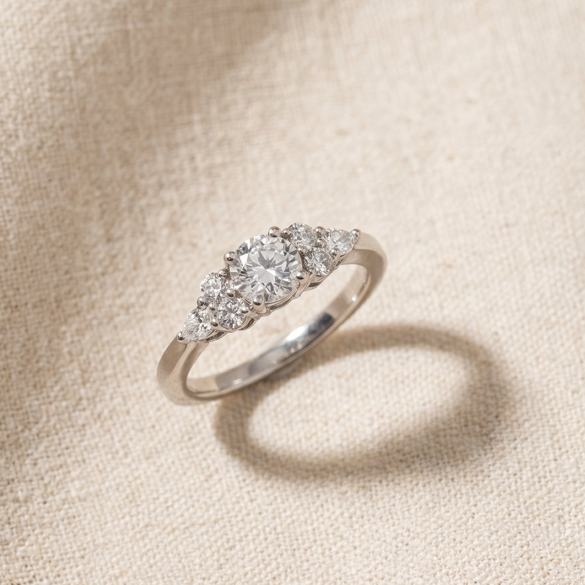 Anillo Solitario Pear