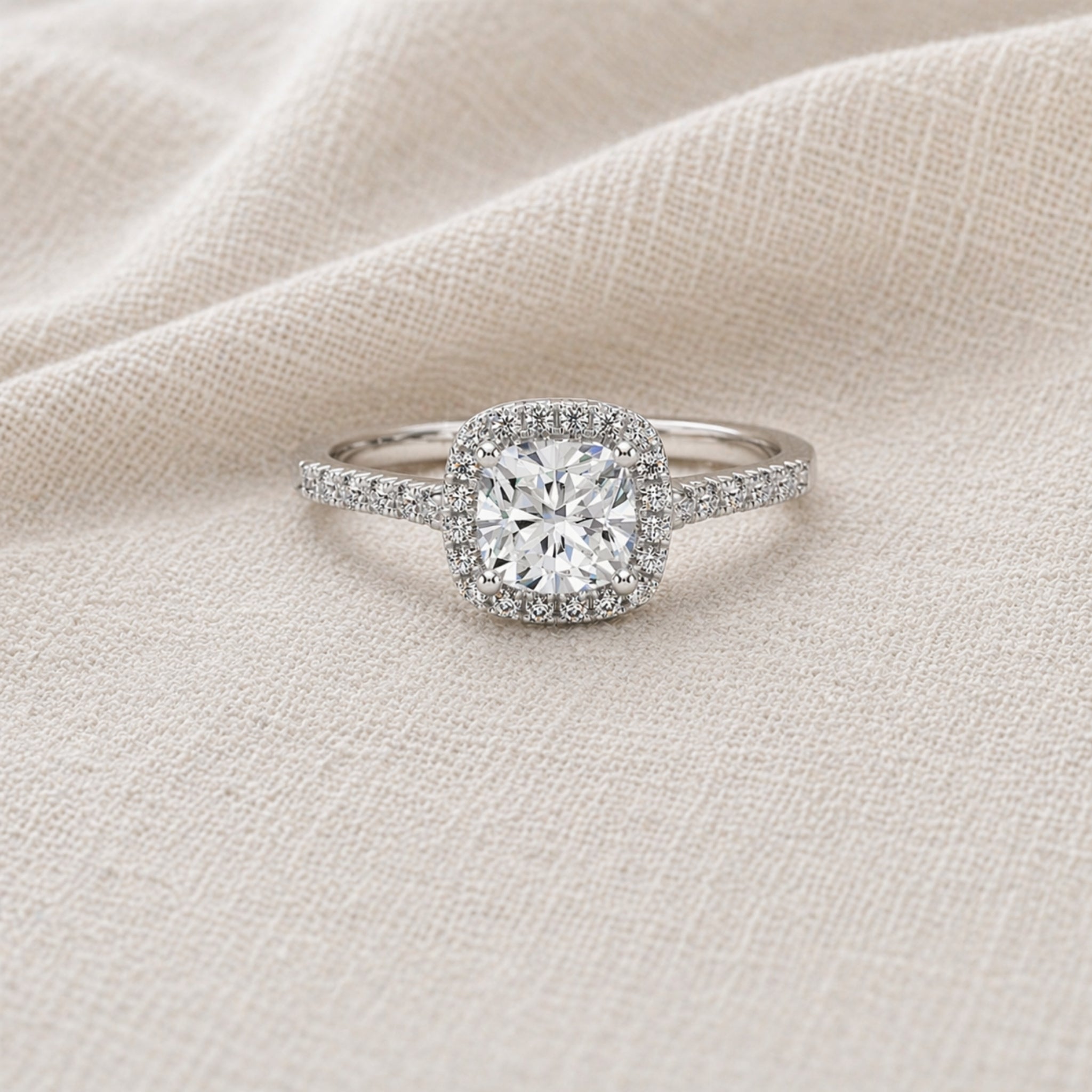 Anillo Halo Cushion Grifa