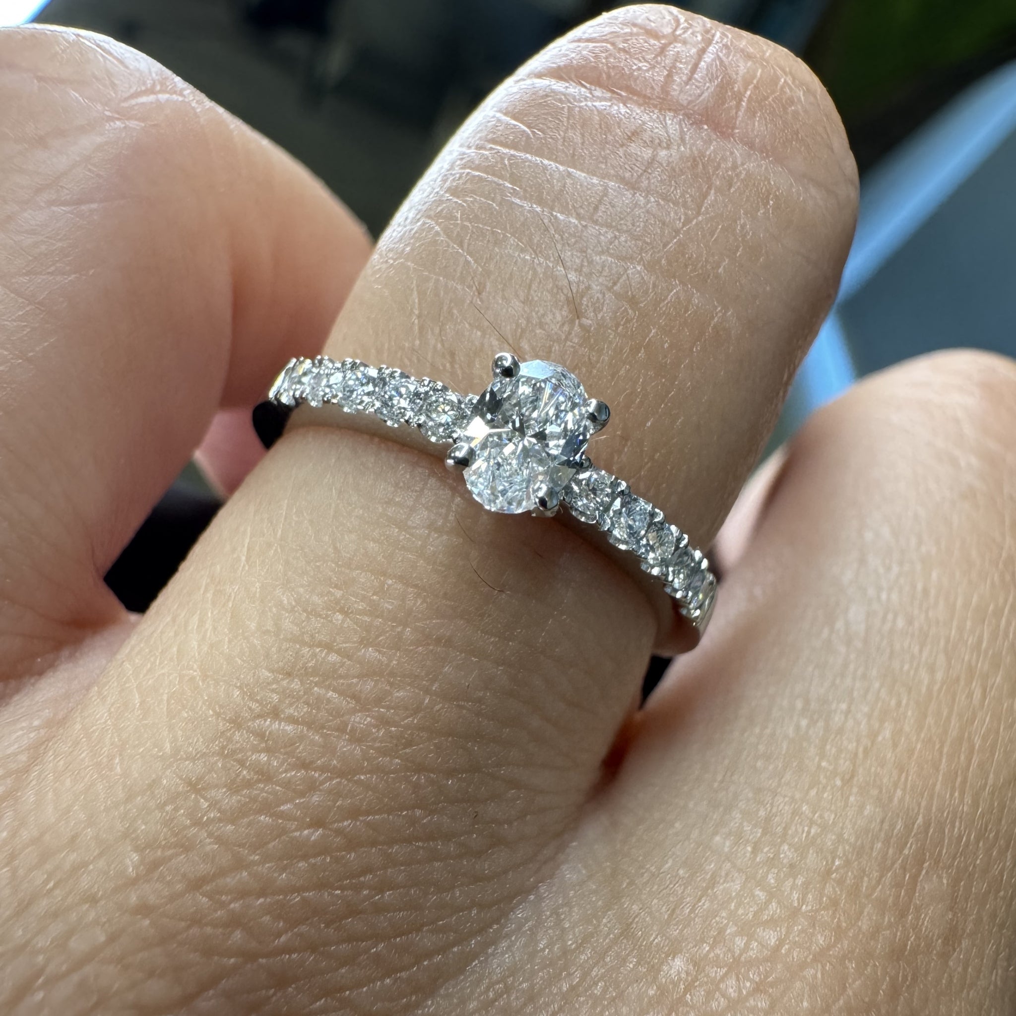 Anillo Solitario Oval Plus