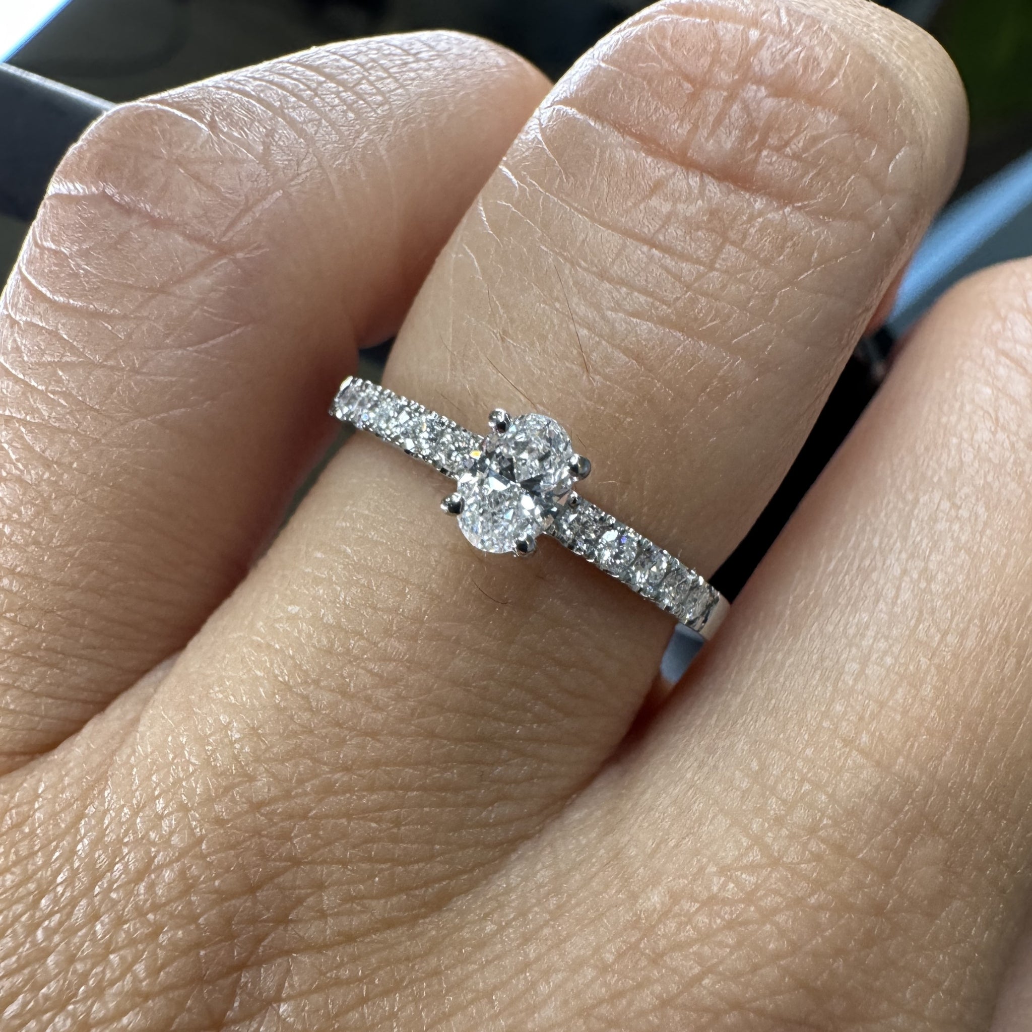 Anillo Solitario Oval Plus