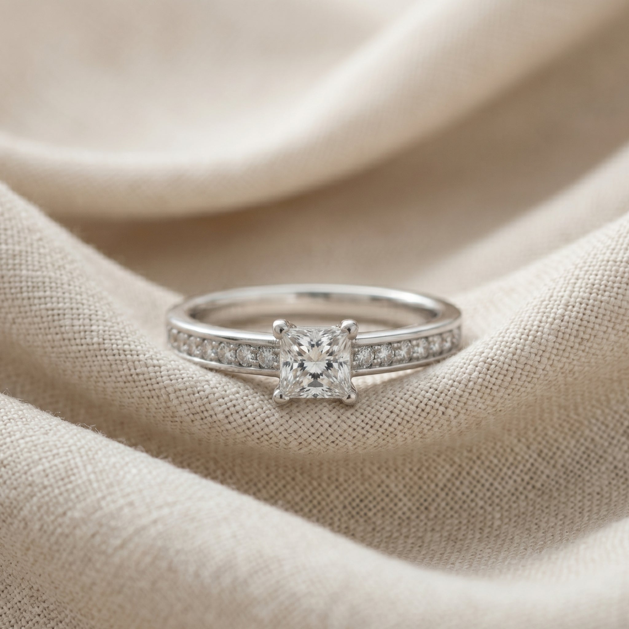 Anillo Princess Riel