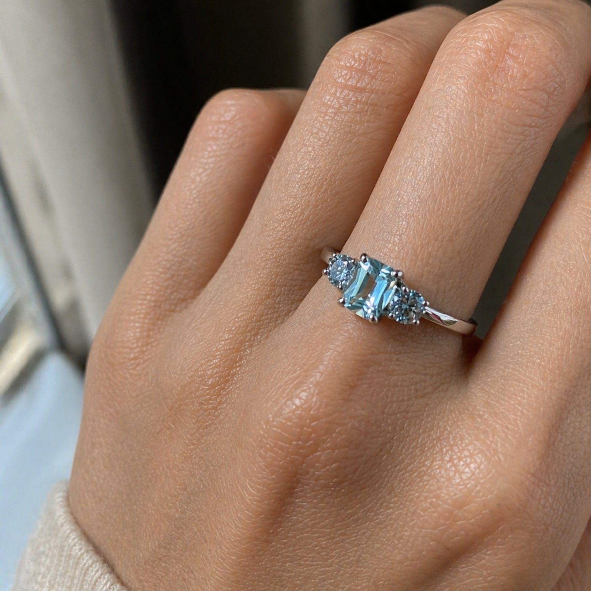 Anillo Tresillo Aguamarina
