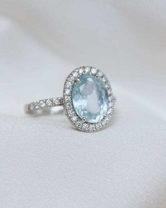 Anillo Aguamarina oval Pavé