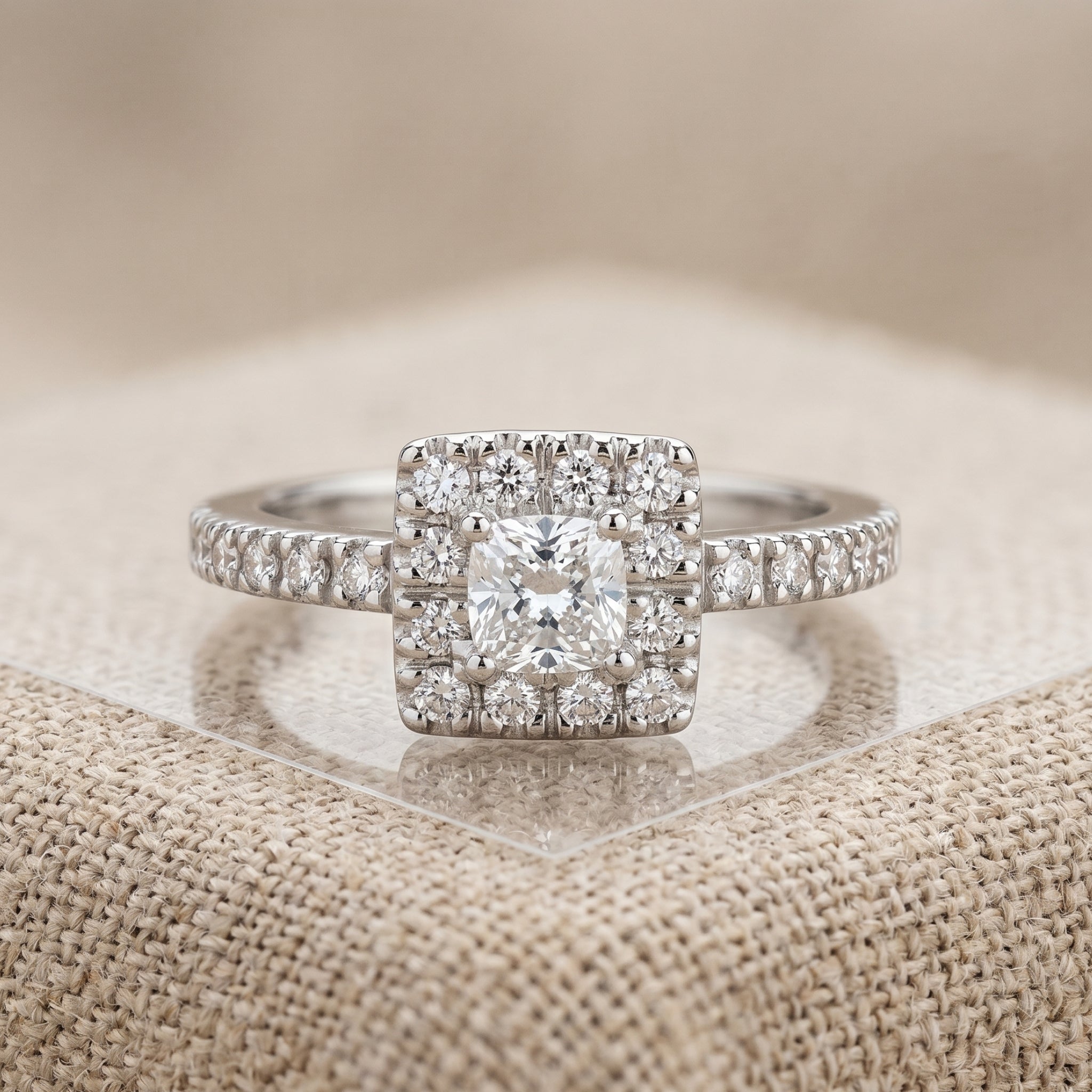 Anillo Halo Cushion Grifas