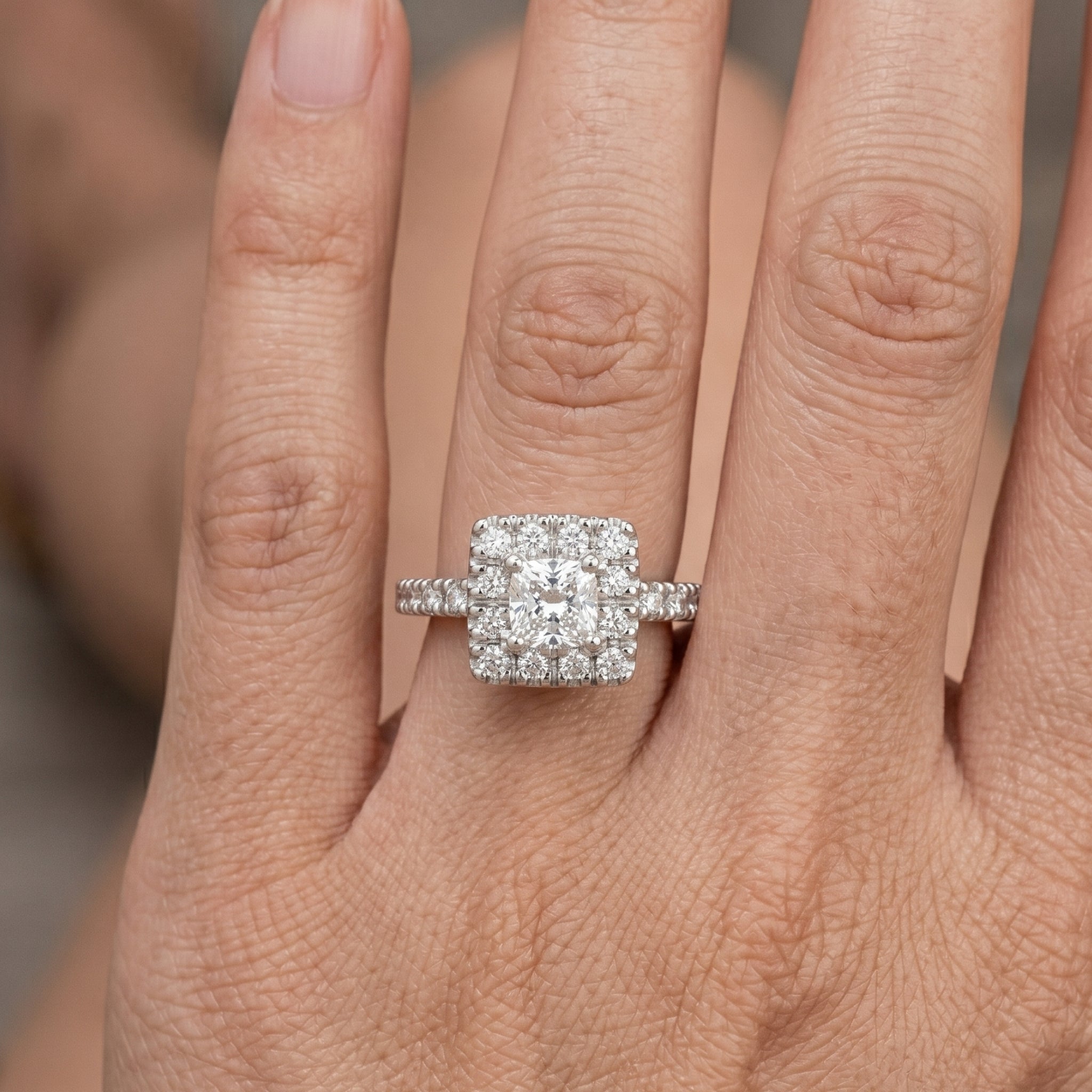 Anillo Halo Cushion Grifas