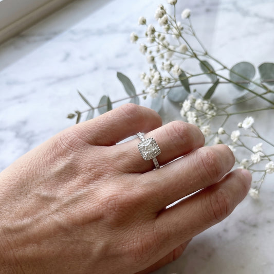 Anillo Halo Cushion Grifas