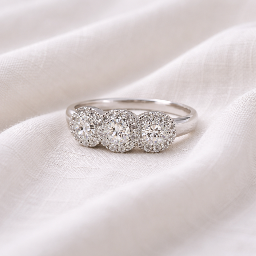 Anillo Triple Halo Grifa