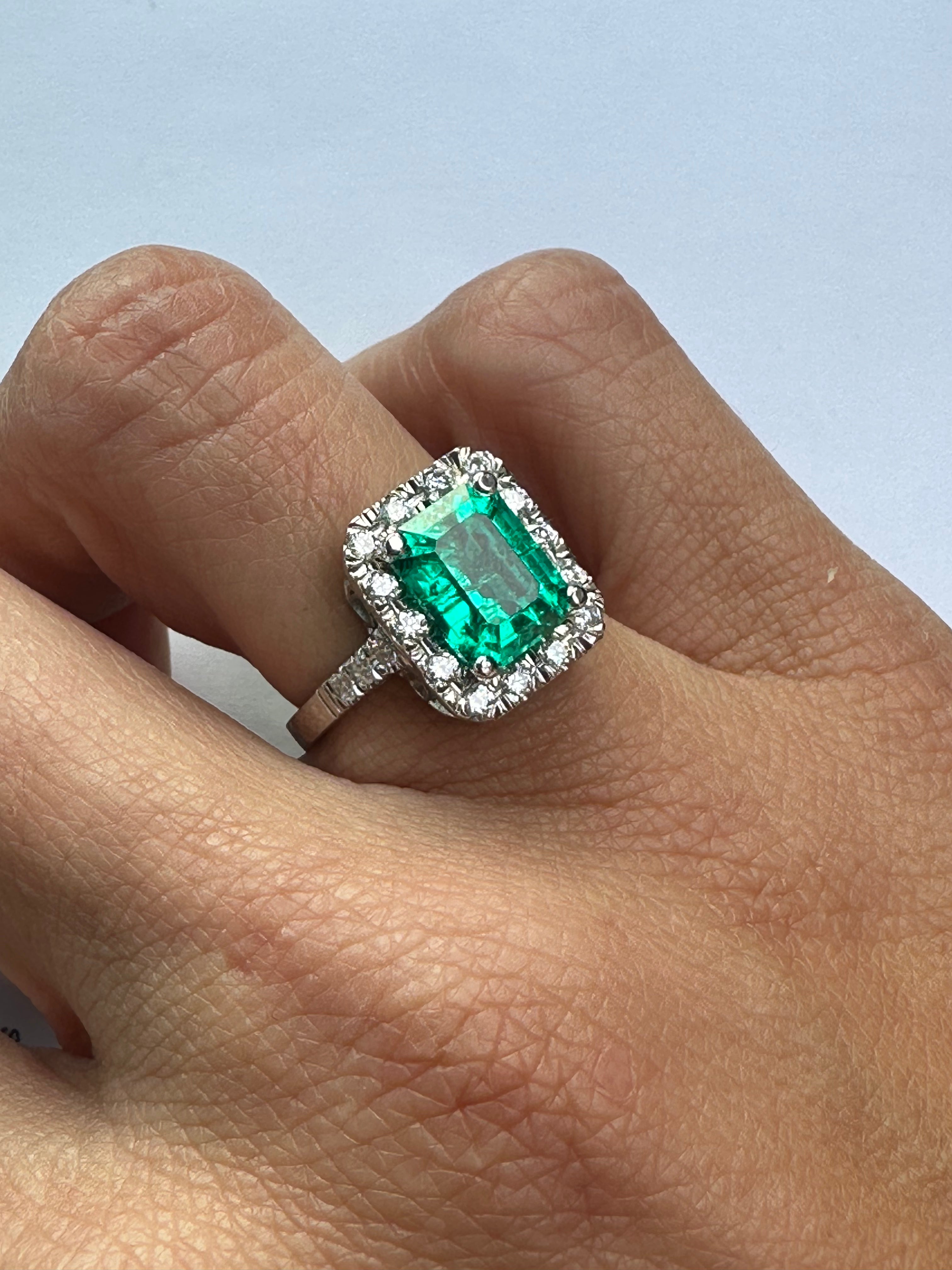 Anillo Esmeralda Halo