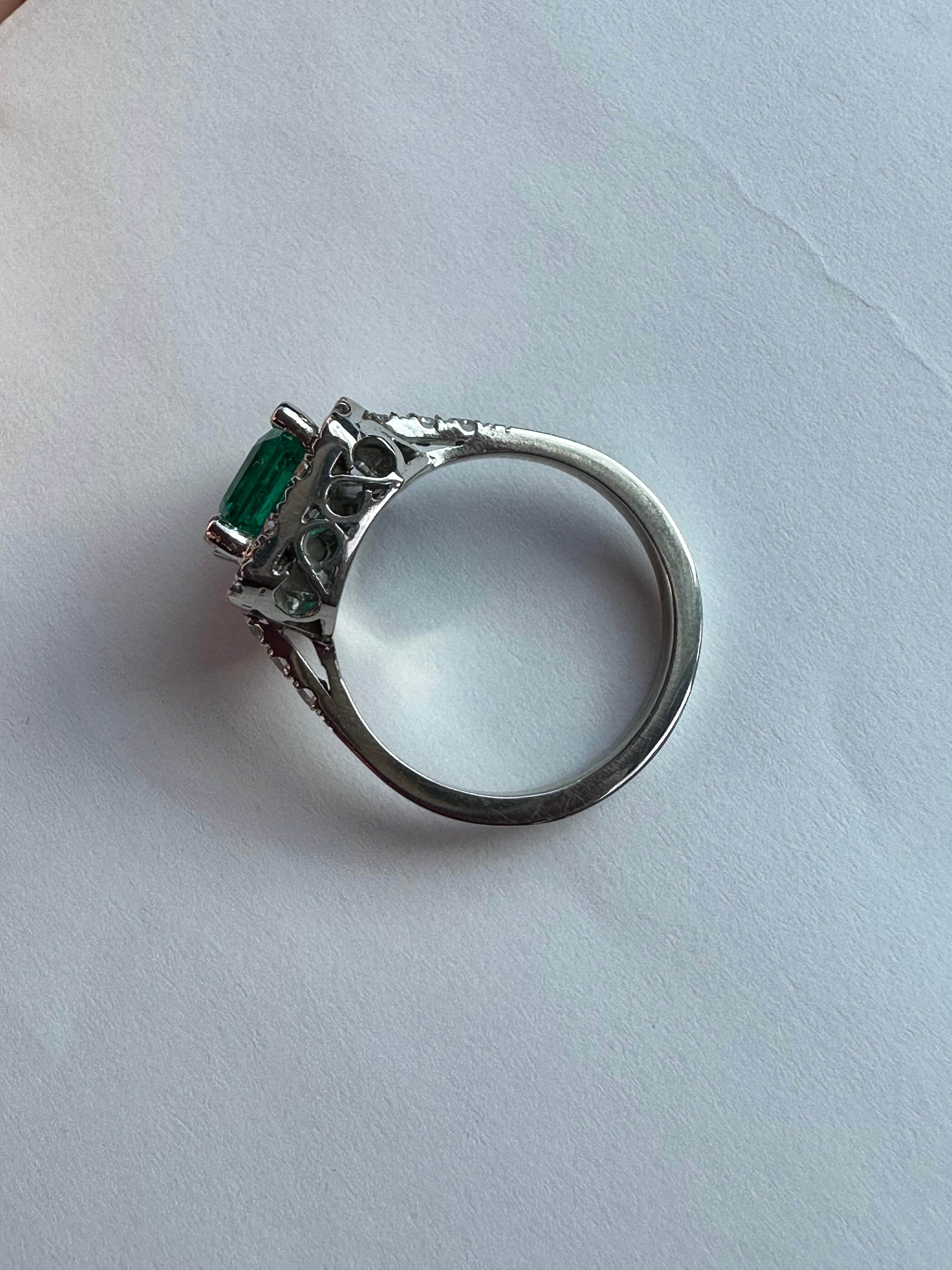Anillo Esmeralda Halo